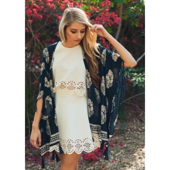 Navy Leaf Pattern Tassel Kimono - Picture 2 of 4